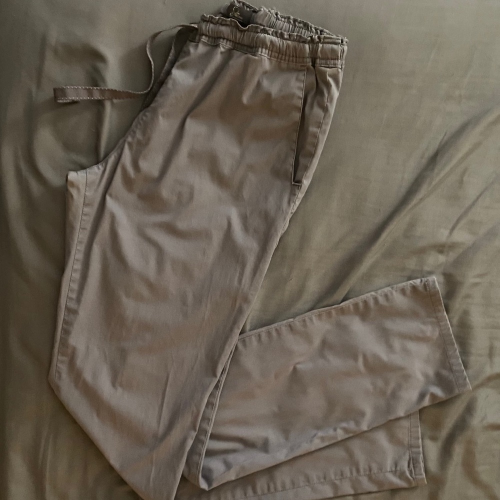 Jaanuu grey straight leg scrub pants